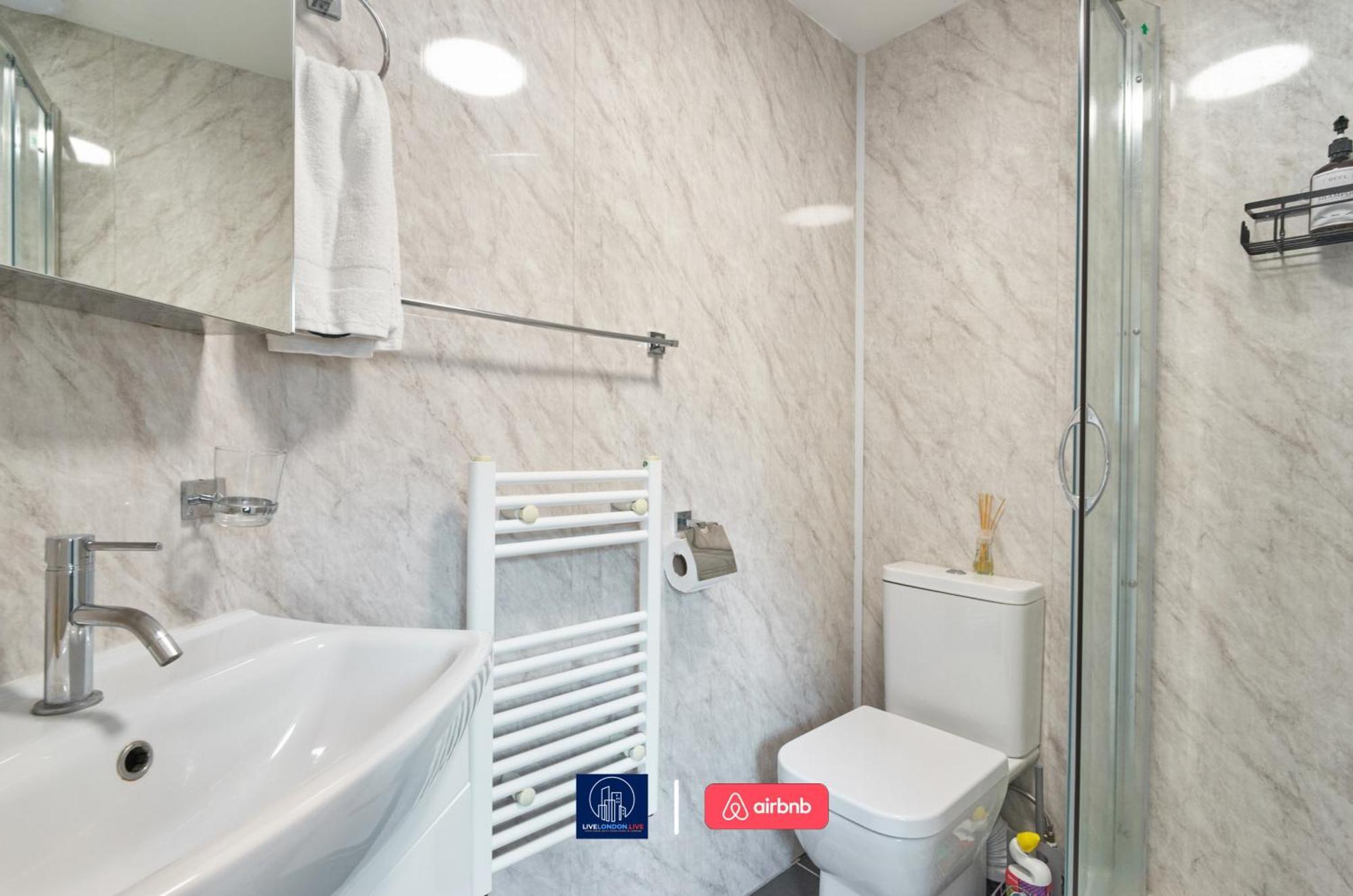 Last-Minute Specials L Sleeps Up To 4 Guests L One-Bedroom Apartment With King Bed And High Ceilings Near Camden By Live London Short Lets & Serviced Accommodation Exteriör bild